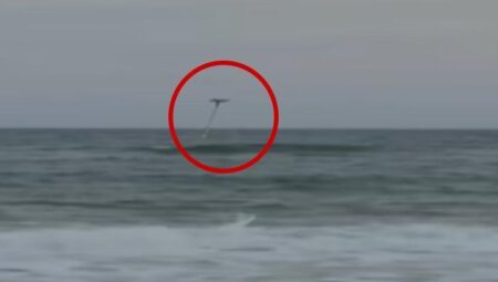 Boğulan genç kız drone sayesinde son anda kurtarıldı