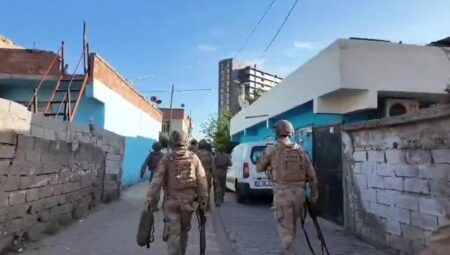 İş yerlerini kundaklamışlardı! ‘Daltonlar’ üyesi 3 kişi tutuklandı