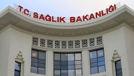Sıhhat Bakanlığı’ndan hayatını kaybeden İngiliz hastayla ilgili savlara açıklama