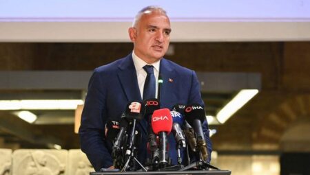 Türkiye’nin ‘İlk İslamofobi İle Gayret Merkezi’ Bakan Ersoy’un katılımı ile açıldı