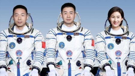 Uzaydan dönen Çinli astronotun Dünya’ya bakışı büsbütün değişti!