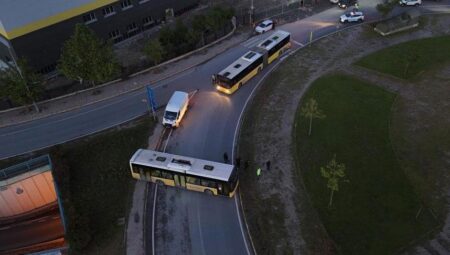 Yer: Avcılar! Freni patlayan İETT otobüsü bir öbür otobüse çarptı