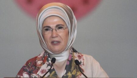Emine Erdoğan İstanbul’un fethinin 572. yıl dönümünü kutladı