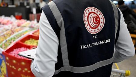 Kurban Bayramı öncesinde marketlerde fiyat ve etiket kontrolü yapıldı